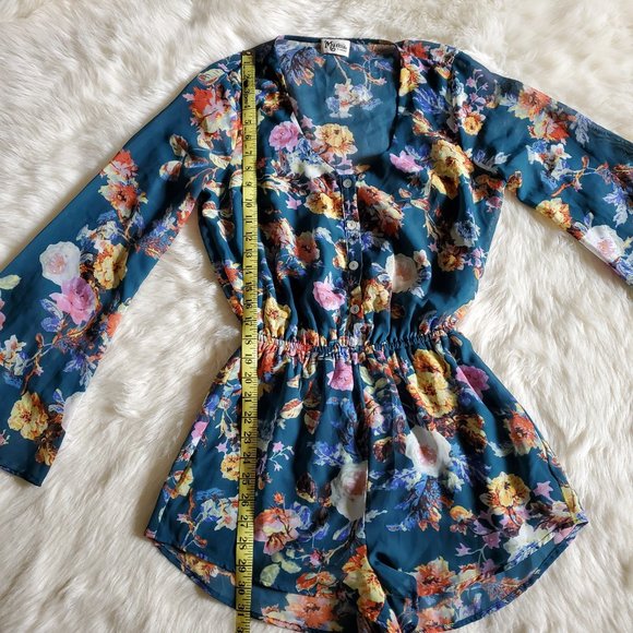 Show Me Your MuMu Red Rocks Bell Sleeve Romper XS - Picture 16 of 16